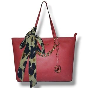 Pre-loved MICHAEL Michael Kors Deep Coral Jet Set Travel Tote